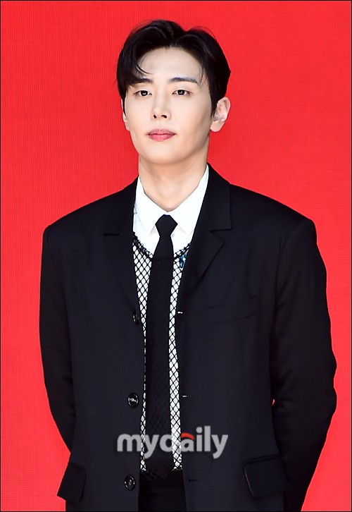 韩国男团SF9成员李在允