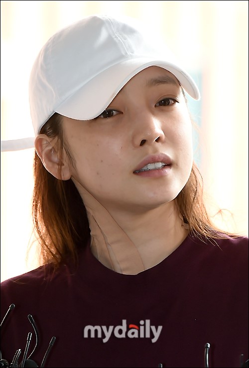 具荷拉前男友被正式起诉曾偷拍性爱视频威胁女方