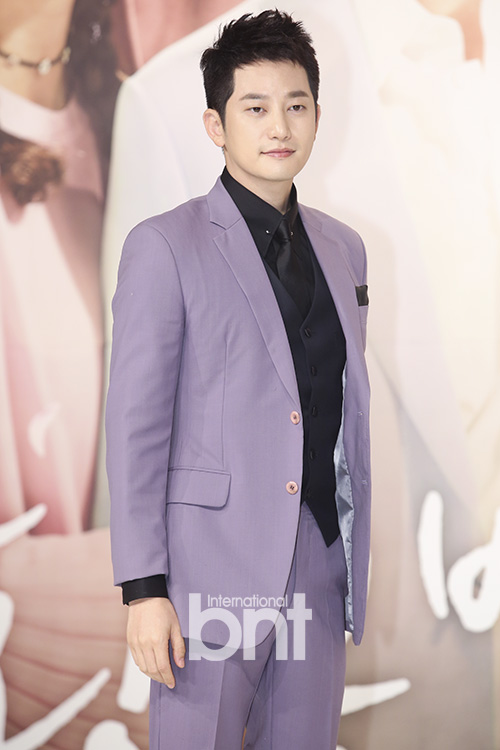 朴施厚新剧或饰演患病大明星