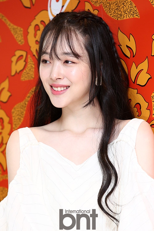 疑似雪莉绘画作品小号曝光风格抽象情绪压抑