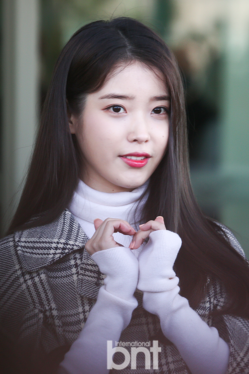 IU