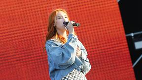 许靖韵激情献唱《K歌之王》