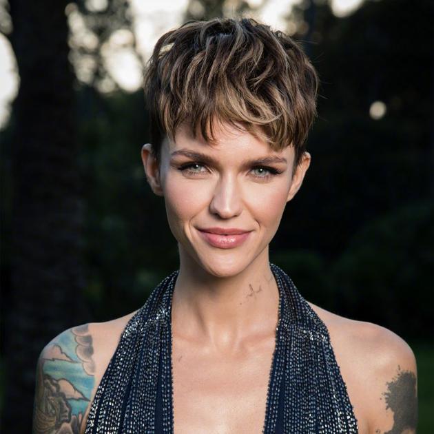 鲁比·洛斯删除推特账号 将演同性超英被网友抵制|鲁比·洛斯|蝙蝠女