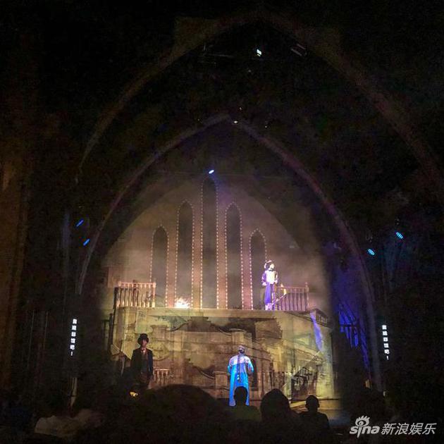 沉浸式体验秀《外滩寻梦·上海之歌》