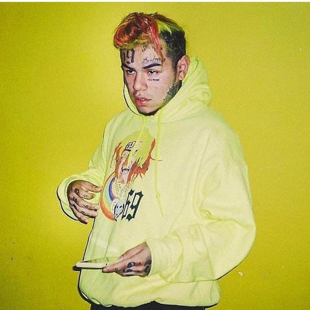tekashi69新浪娱乐讯 据外媒报道,说唱歌手tekashi69因为被控敲诈勒索