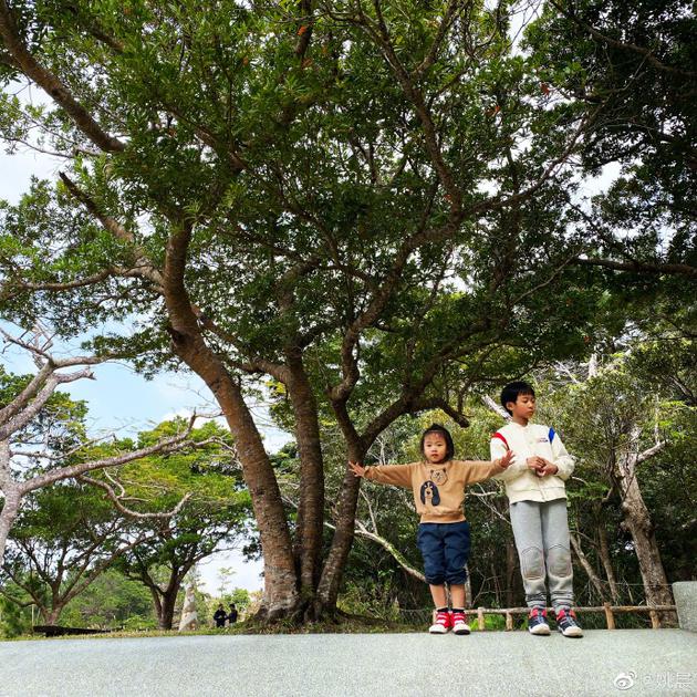 土豆和茉莉妹妹合照