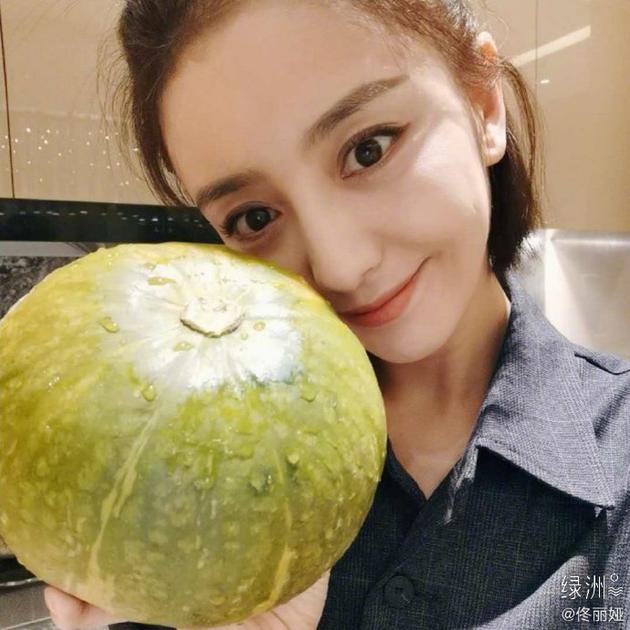 直播做南瓜羹“翻车”?佟丽娅绿洲忙晒上次成品