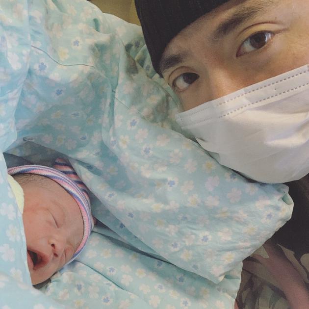 JonyJ升级当奶爸 Ella祝贺:欢迎小妹妹来到新世界