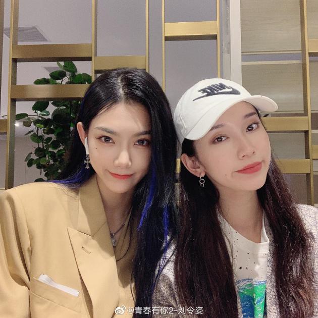 刘令姿为曾可妮庆生