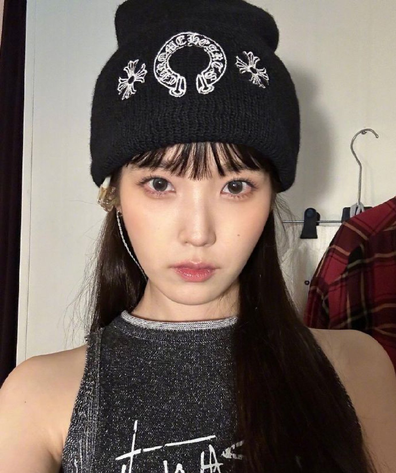 组图:iu齐刘海毛线帽造型释出 对镜自拍wink清甜元气_高清图集_新浪网