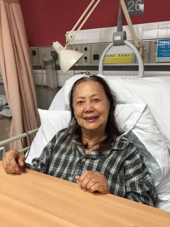 夏萍2015年摔倒后入院