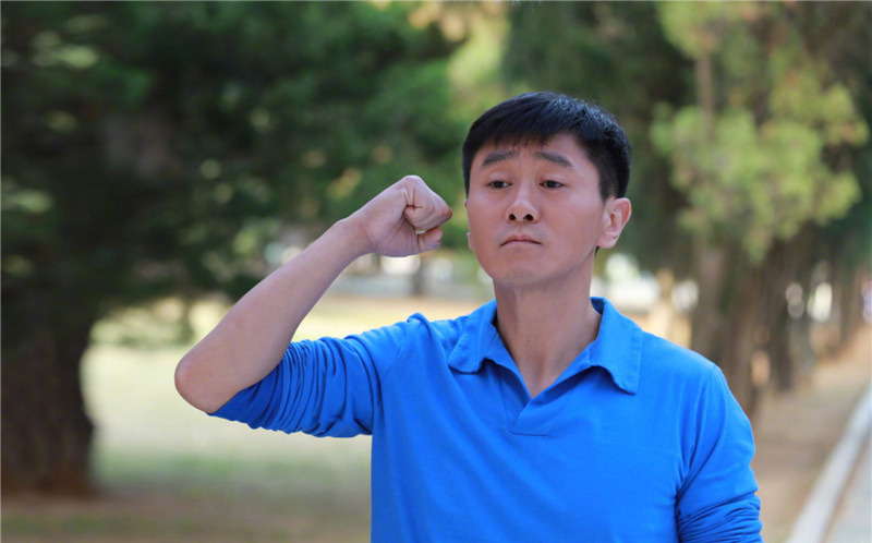 海报剧照剧情:林秋雯结婚前夕意外收养了孤儿墩子.