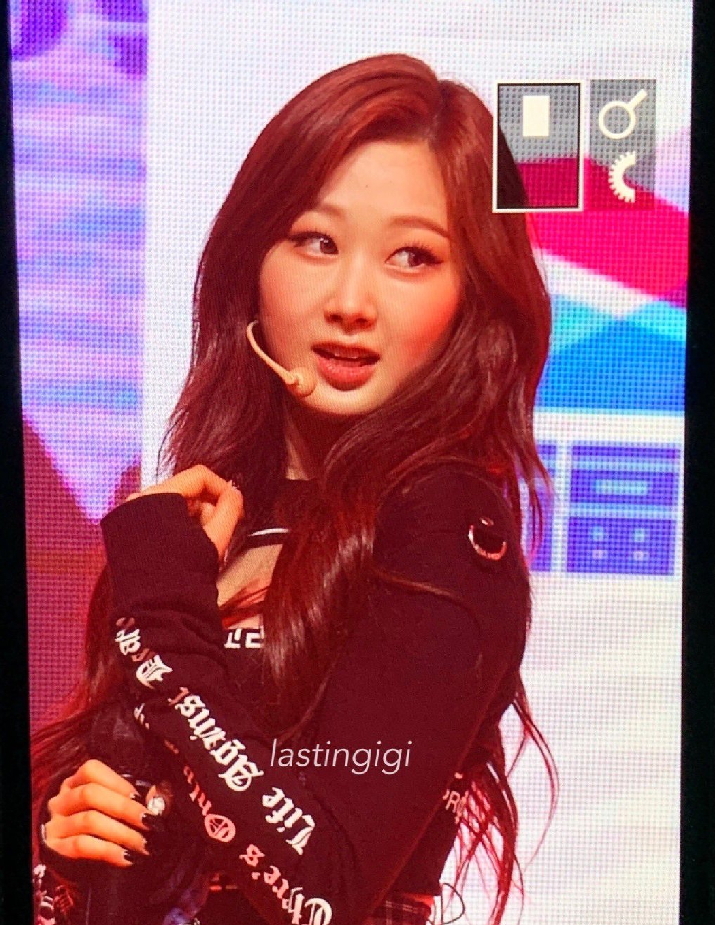 組圖：aespa現身李秀滿母校男高慶典表演 人氣太高被包圍