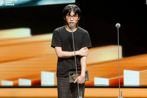 从北电保安到最佳导演:用影像爱土地上受苦难的人|父亲|张中臣|影片|记忆|农村_手机新浪网