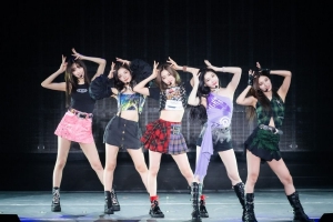 ITZY全球巡演日本站顺利完成 将发行首张日文专辑封面图