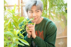 韩国铁路职员偷看金南俊个人信息 3年内达18次封面图