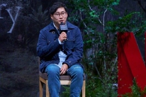 《黑暗荣耀》导演否认校园暴力 称没在当地上过学封面图