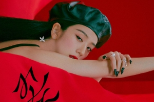 金智秀主打曲海报曝光 solo专辑预售破95万张封面图