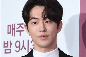 韩星南柱赫被选为宪兵  将于明年9月19日结束兵役封面图