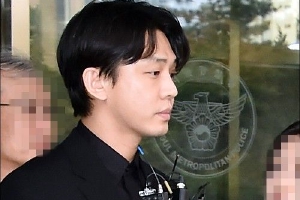 刘亚仁涉嫌吸毒24日拘留前审讯 是否拘留下午揭晓封面图