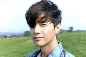 李娜英曝丈夫元斌在看剧本 有望复出拍摄新戏封面图