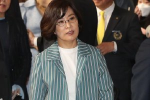 韩女星李仙姬涉嫌挪用公司款项 用于装修个人住房封面图