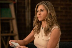 《早间新闻》第三季发布剧照 定档9月开播封面图