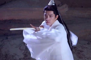 《玉骨遥》肖战特辑释出 导演直言他是唯一的时影封面图