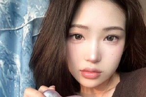 已故女星崔真实女儿举报外婆 半夜报警赶走姥姥封面图