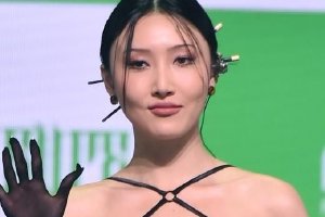 华莎无惧被举报淫秽演出 回应称上台就忘记烦恼封面图