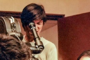 电影摄影师王新生去世 导演黄建新发文悼念好友封面图