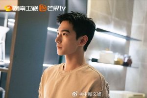 杨洋表示网络上争议不必太在意 想问心无愧拍好戏封面图