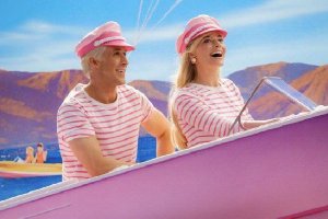 导演拒绝删除芭比偶遇老奶奶片段:这是电影的核心封面图