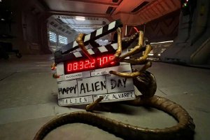 新《异形》电影杀青 《屏住呼吸》导演操刀封面图