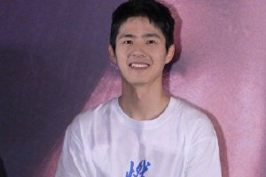 刘昊然谈《燃冬》形象:留胡须和增肥是演员的工作封面图