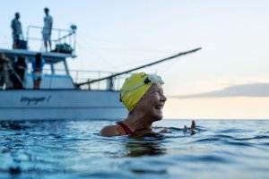 传记片《奈德》发剧照 安妮特·贝宁饰游泳名将封面图