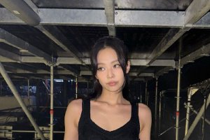 WWD票选最具影响力女性  Jennie被列入提名名单封面图
