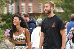 外媒曝卡尔文·哈里斯与女友于周六举行婚礼封面图