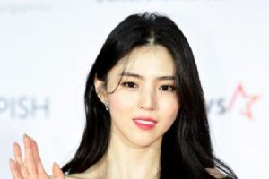 韩素希拍摄新剧期间确诊新冠 目前在家中休息封面图