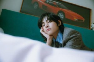 防弹少年团成员V创新纪录 《Layover》破两百万封面图