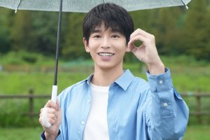 彭昱畅回应与网红KTV玩通宵：是交往已久的女朋友封面图