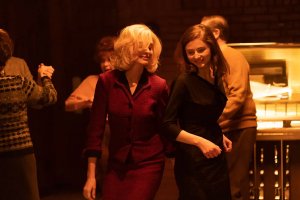 《艾琳》发布预告 海瑟薇麦肯齐演绎致命吸引封面图