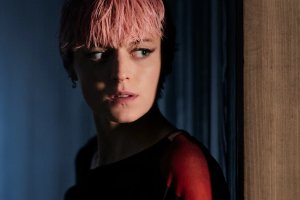 《世界尽头的谋杀案》发新预告 风格冷酷惊悚封面图