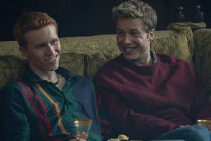 《王冠》第六季发新剧照 威廉哈里王子亮相封面图