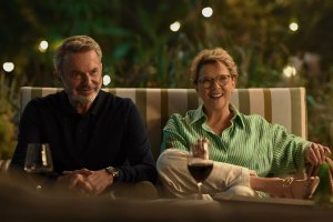 新剧《苹果永不落下》曝剧照 审视家庭婚姻封面图