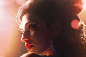 艾米·怀恩豪斯传记片发海报 回溯短暂辉煌人生封面图