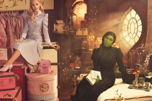 《魔法坏女巫》发布新剧照 花样女子华服加身封面图