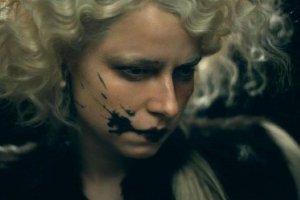 《弗兰肯斯坦的新娘》首曝剧照 杰西·巴克利主演封面图