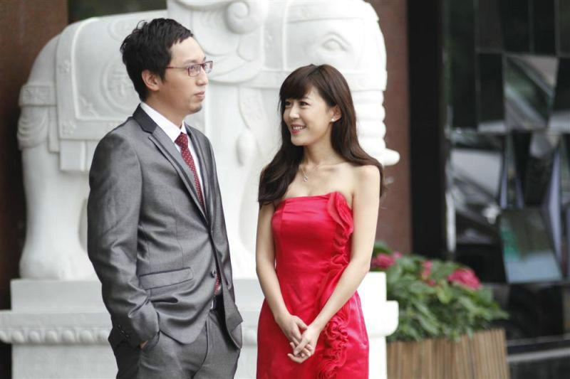 海报剧照剧情:魏海东和陈晓荷,邵强和韩冰,林桐和向春是三对性格迥异