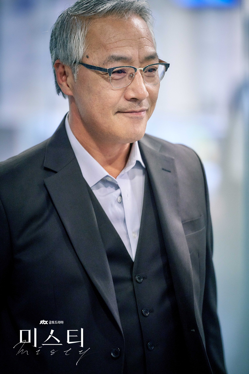 该剧是讲述被认为是杀人事件嫌疑人的韩国顶尖主播高惠兰(金南珠饰)和